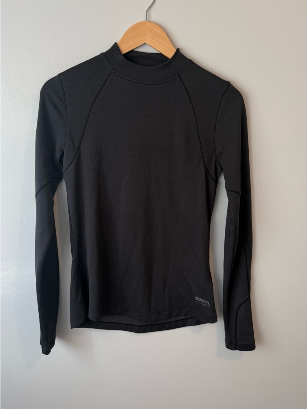 RUNNING ROOM MOCK NECK